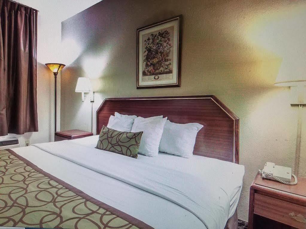 Quality Downtown Inn Johnson City